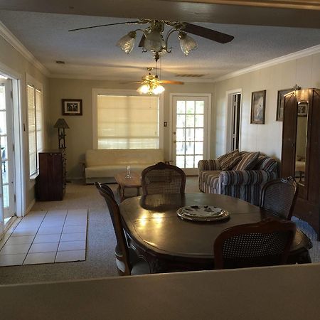 Lone Oak Ranch & Retreat Hotel Gainesville Bagian luar foto