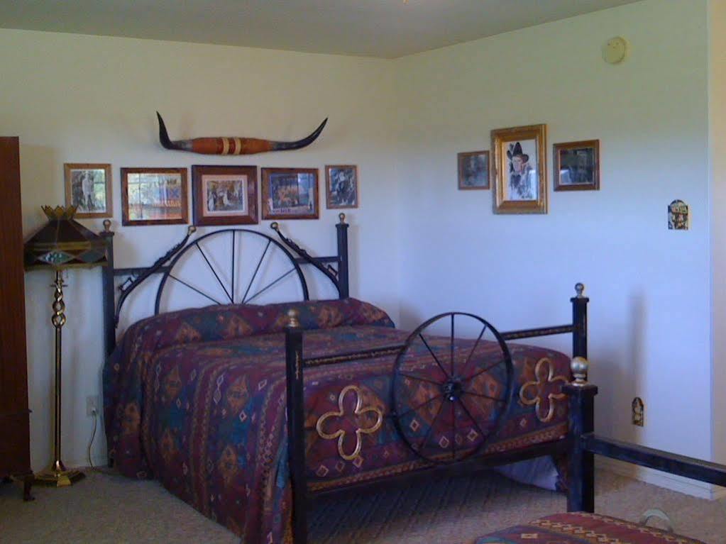 Lone Oak Ranch & Retreat Hotel Gainesville Bagian luar foto